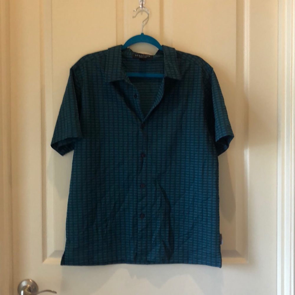 Kenneth Cole Men’s button down shirt Lg